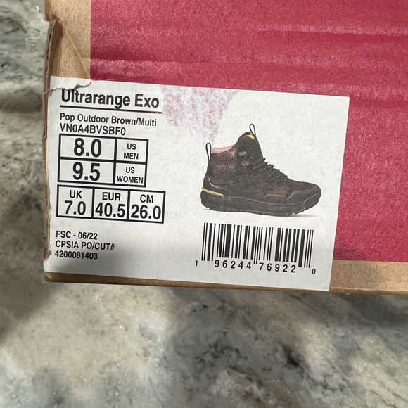 Vans ultrarange EXO women’s 9.5 new - Picture 2 of 5